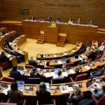 El pleno de Les Corts Valencianes debate las enmiendas a la totalidad del PSPV-PSOE y Compromís a los proyectos de ley de Presupuestos de la Generalitat para 2025 y de Medidas fiscales