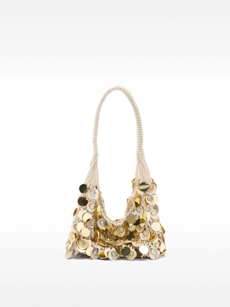 Bolso de conchas.