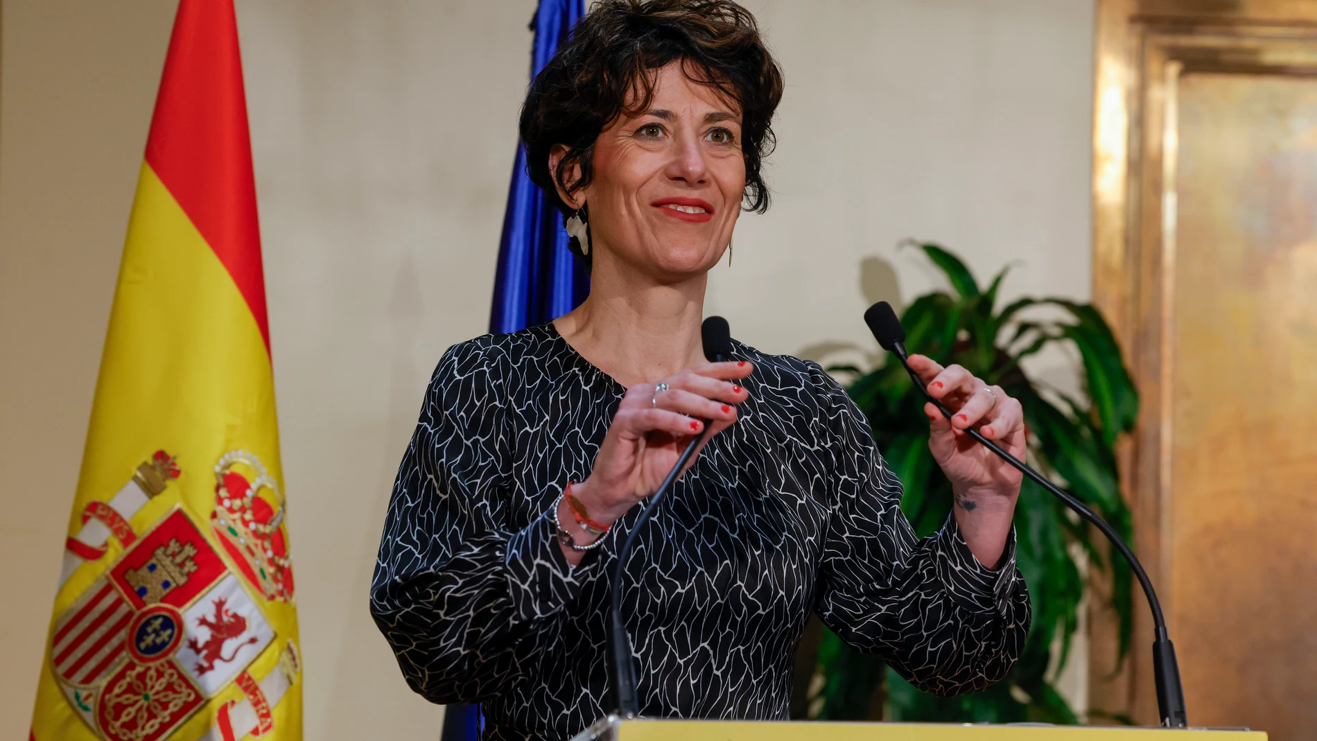 MADRID, 16/04/2025.-La ministra de Inclusión, Seguridad Social y Migraciones, Elma Saiz, presenta el balance sobre la migración en el mercado laboral en España y su contribución al crecimiento económico, este miércoles en la sede del Ministerio, en Madrid. EFE/ Zipi