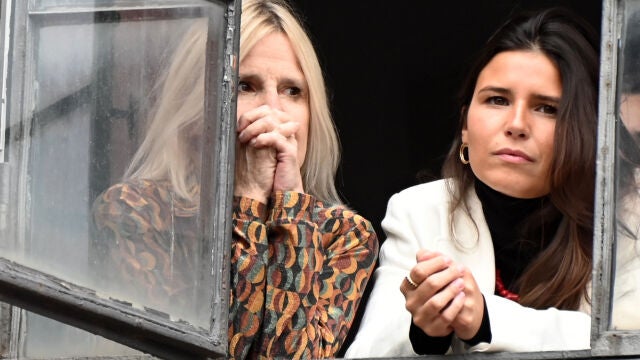 Tana Rivera junto Eugenia Mart&iacute;nez de Irujo en la Semana Santa de Sevilla.