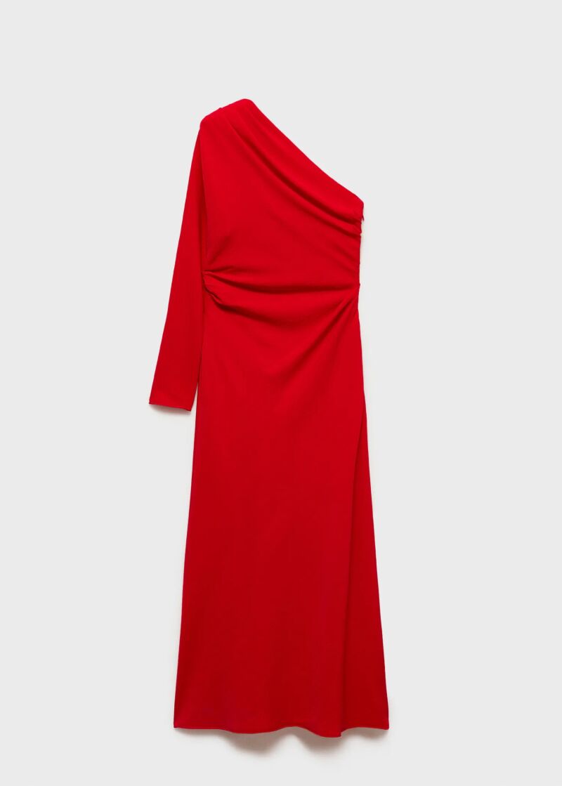 Vestido en rojo.