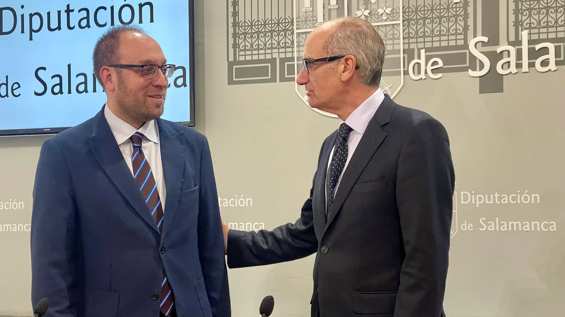 El presidente de la Diputación de Salamanca, Javier Iglesias, presenta el plan junto a el diputado de Economía, Marcos Iglesias