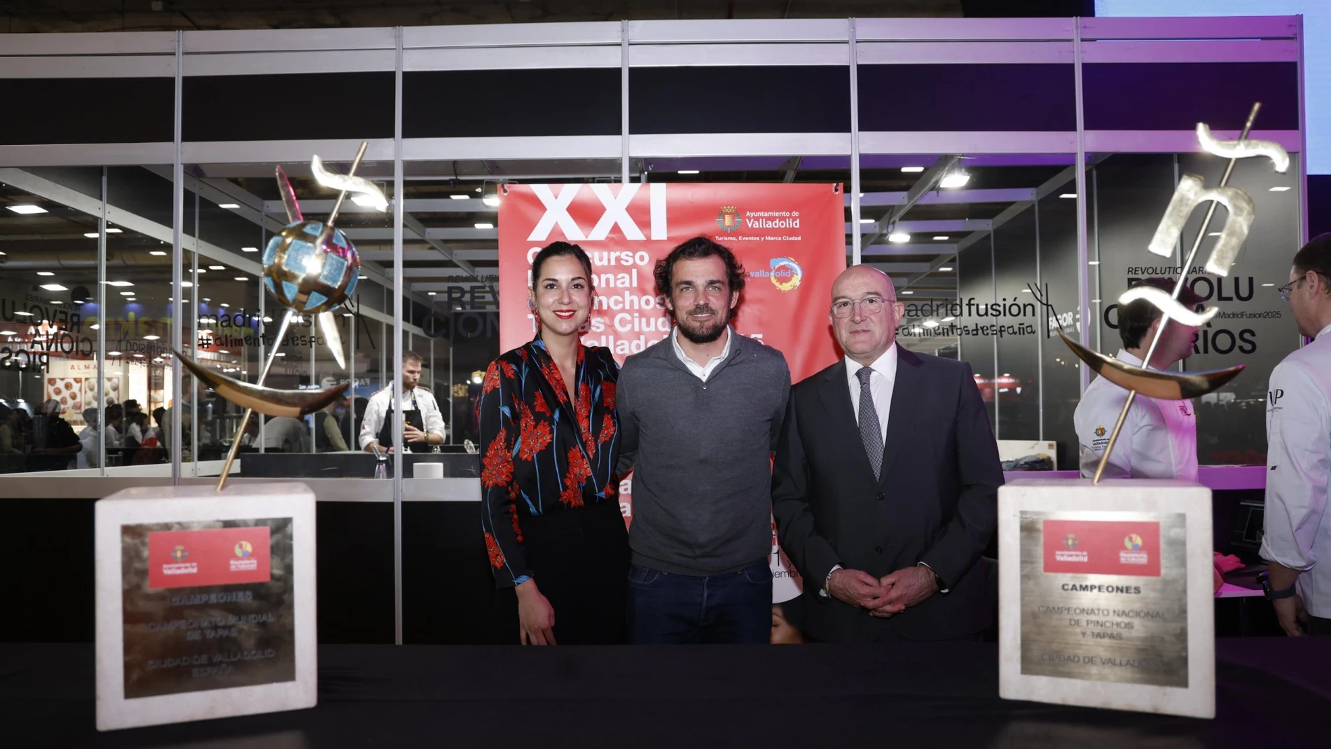 El alcalde de Valladolid, Jesús Julio Carnero, y la concejala Blanca Jiménez, durante el último concurso