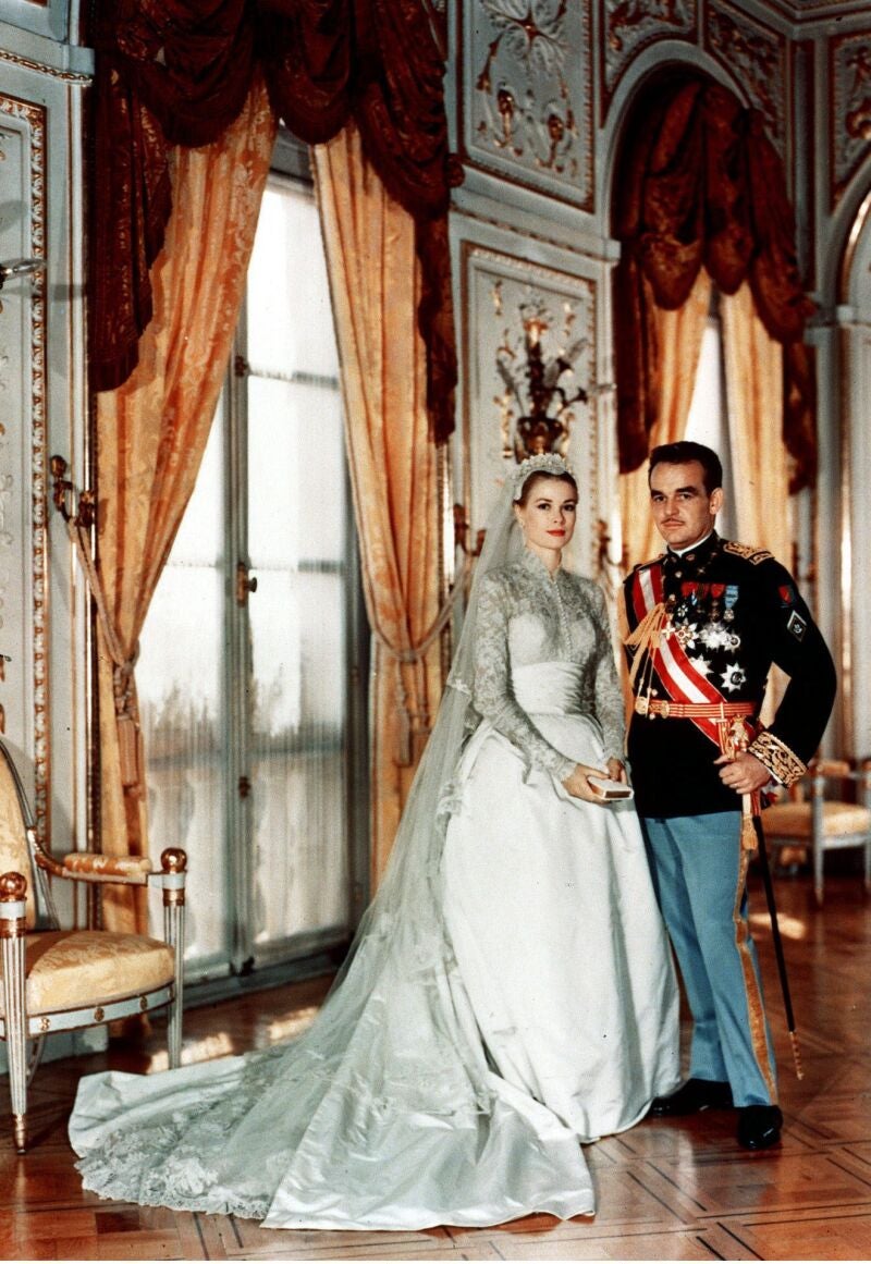 Grace Kelly y Rainiero de Mónaco el día de su boda