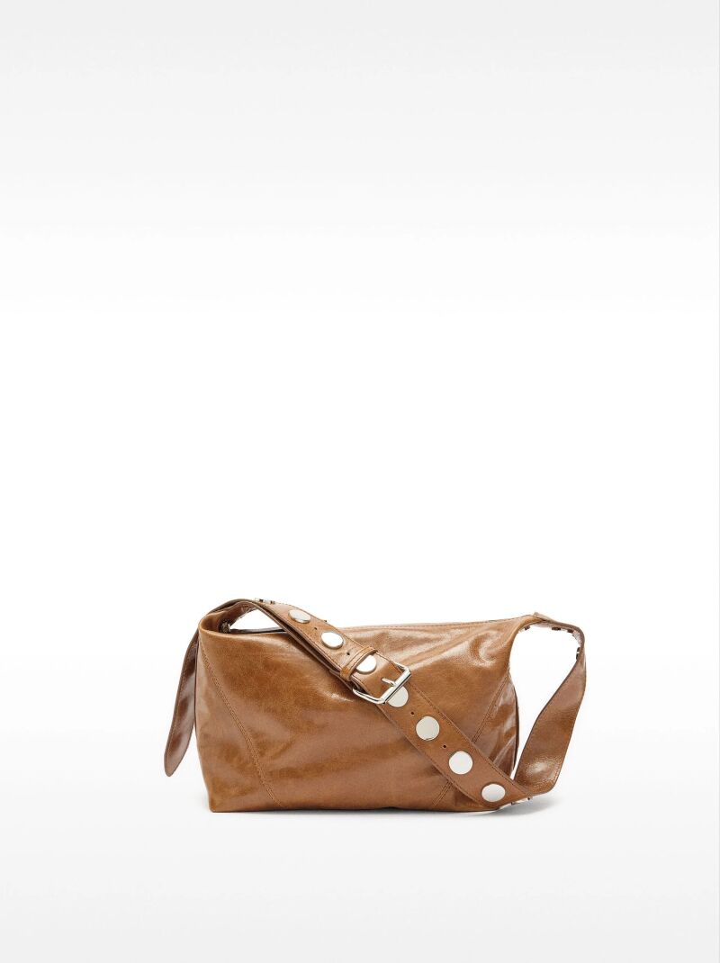Bolso de hombro.