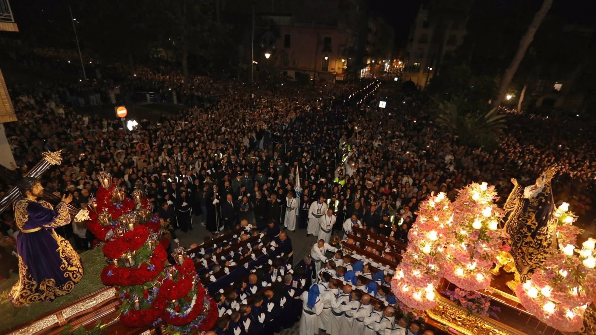 S.Santa.- Miles de personas viven la emoción del Encuentro en la Semana Santa de Cartagena