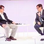 El presidente de la Generalitat, Salvador Illa, y el escritor Javier Cercas en un diálogo con motivo de la Diada de Sant Jordi