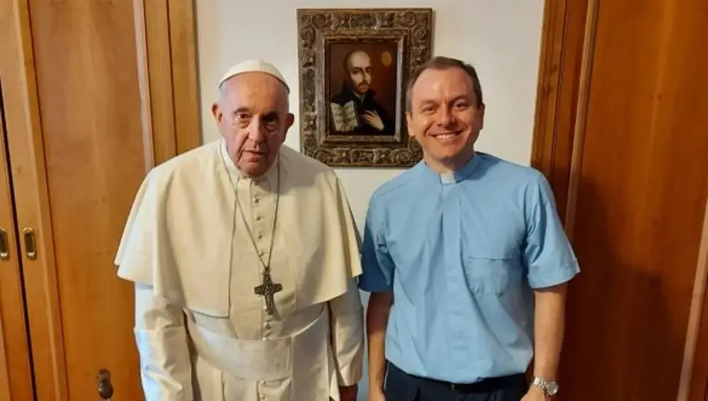 DANIEL PELLIZZON : la familia que cuidó del Papa en su últimos días