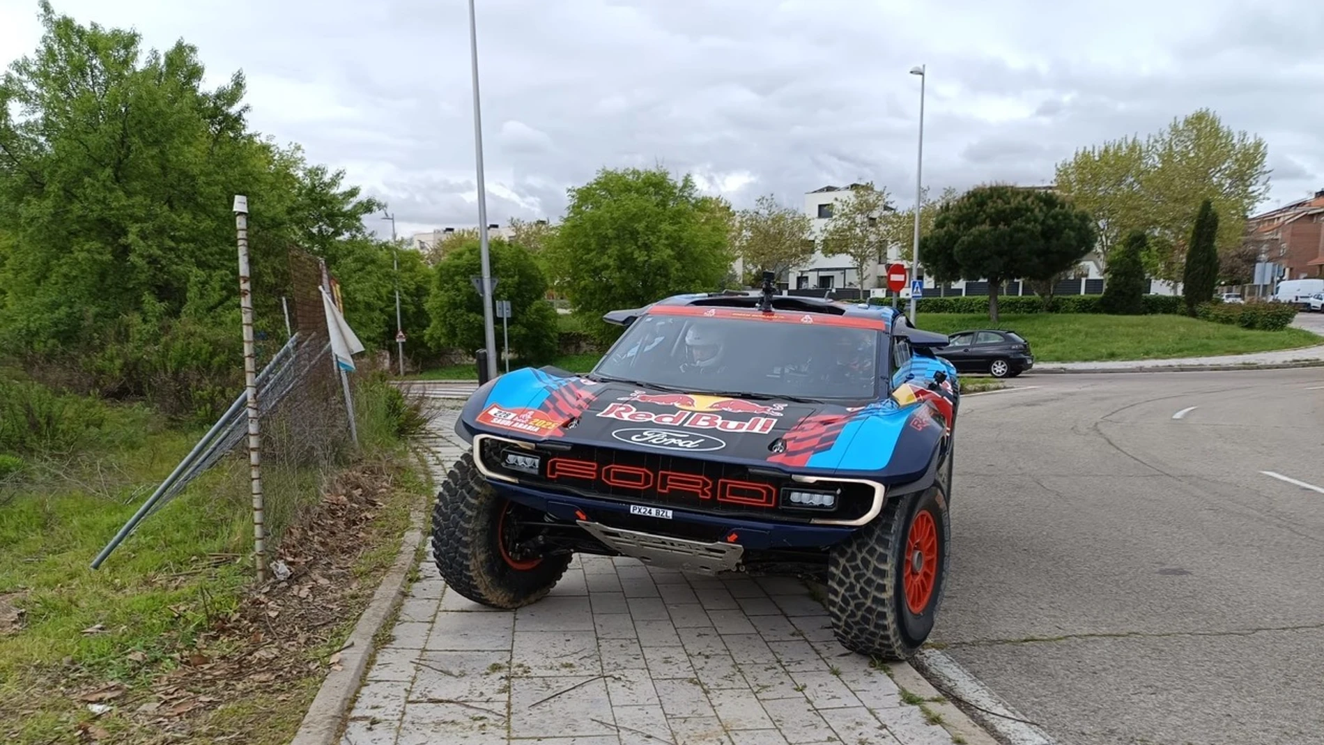 Carlos Sainz "rueda" en el futuro MadRing con el Ford Ranger
