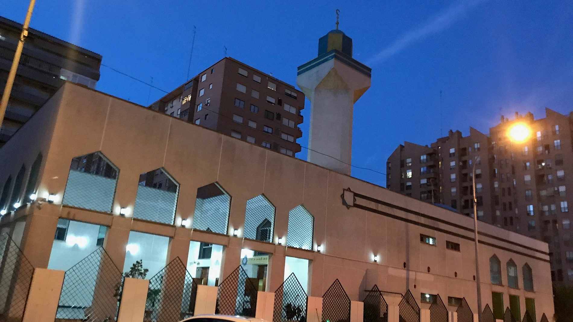 Detienen a un joven por agresión con una navaja y amenazas en la Mezquita de València