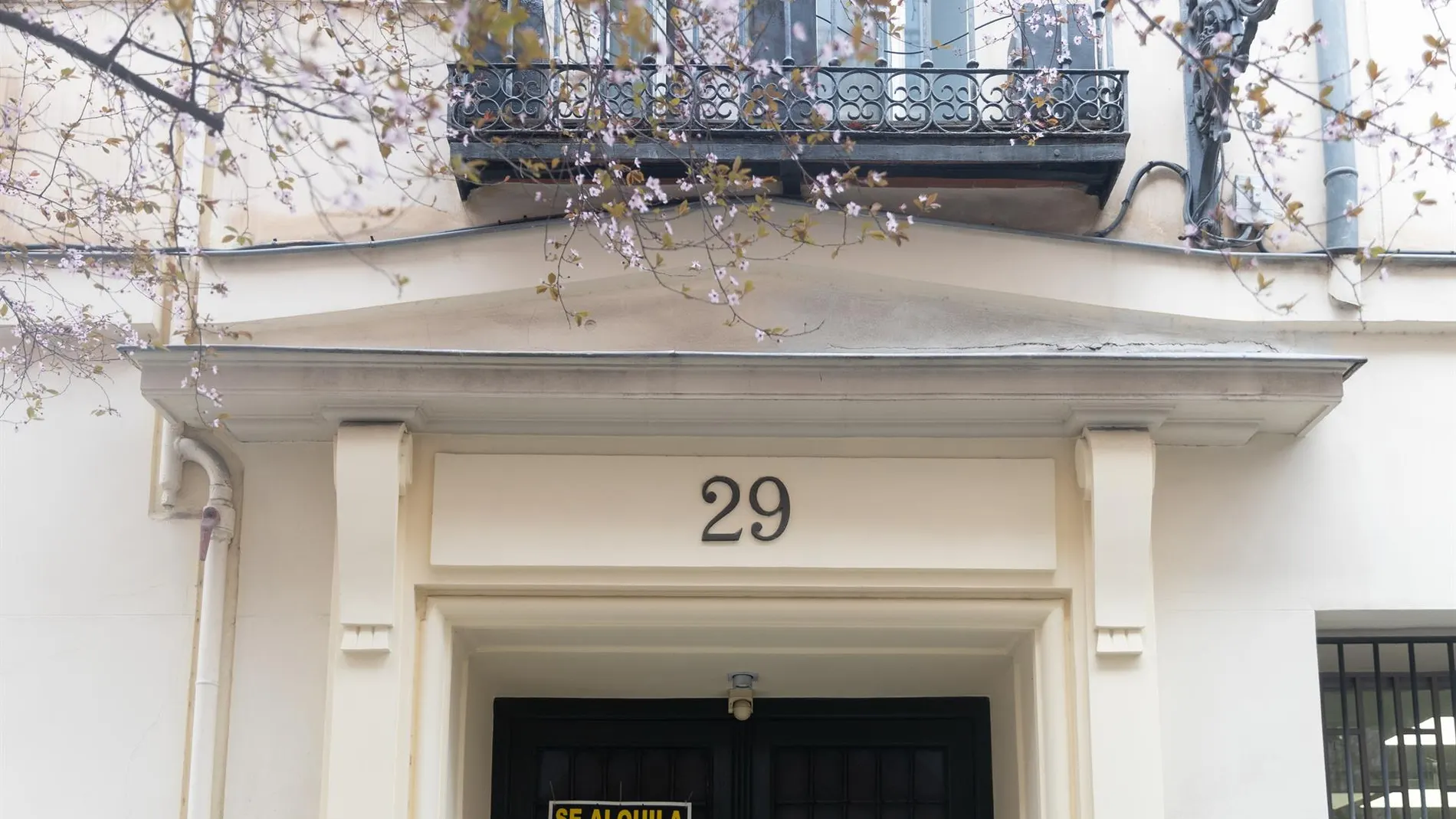 Economía/Vivienda.- Los españoles destinaron el 47% de su sueldo bruto al pago del alquiler en 2024, cuatro puntos más