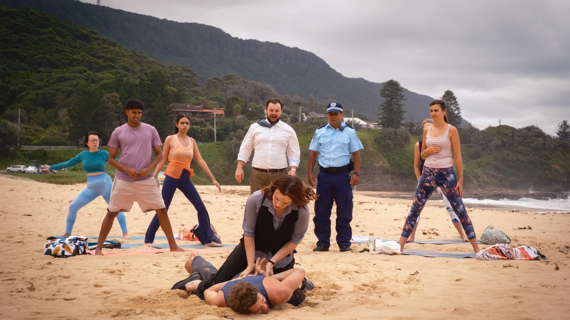 "Regreso al paraíso": Una detective en tierra hostil