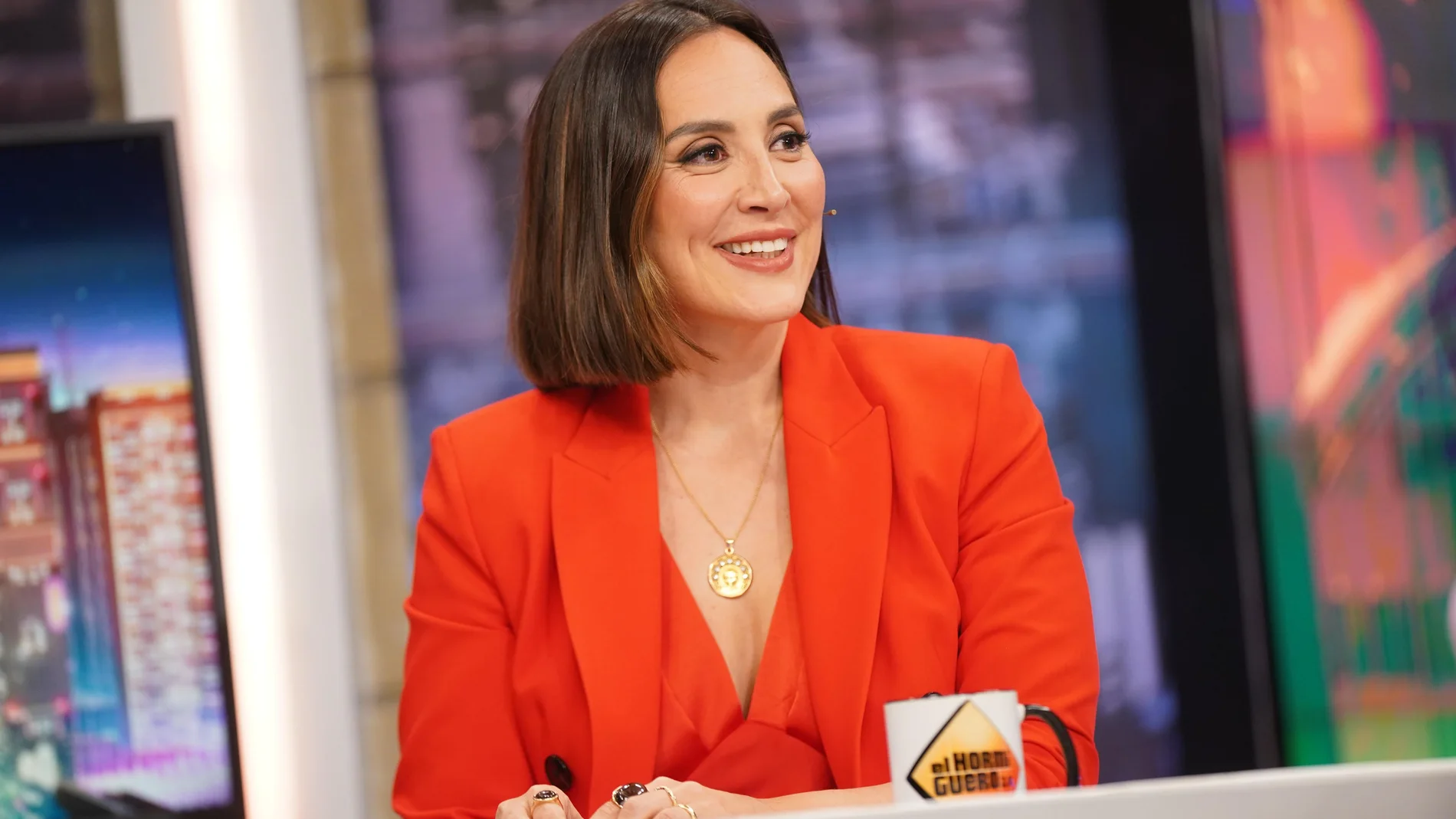 Tamara Falcó de naranja en 'El Hormiguero'.