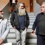 En la imagen (IaD) el presidente de Hostelería de León, Óscar García; el viticultor, Raúl Pérez y el cocinero Ferrán Adriá