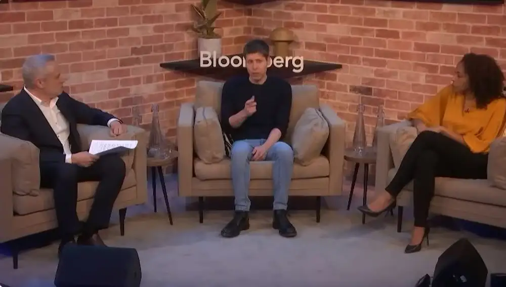 Sam Altman en un momento de la entrevista con Bloomberg News