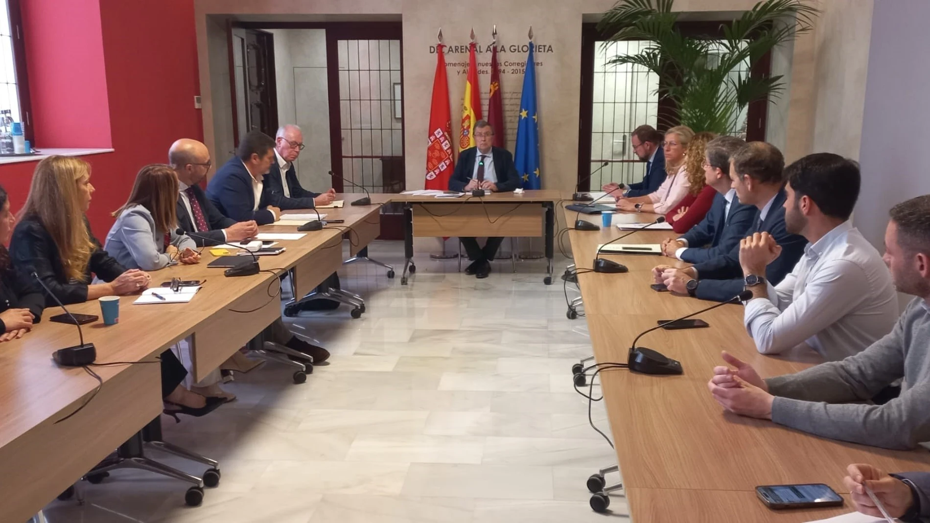 Comité operativo presidido por el alcalde de Murcia, José Ballesta, por el apagón eléctrico registrado en la Península este lunes EUROPA PRESS 29/04/2025