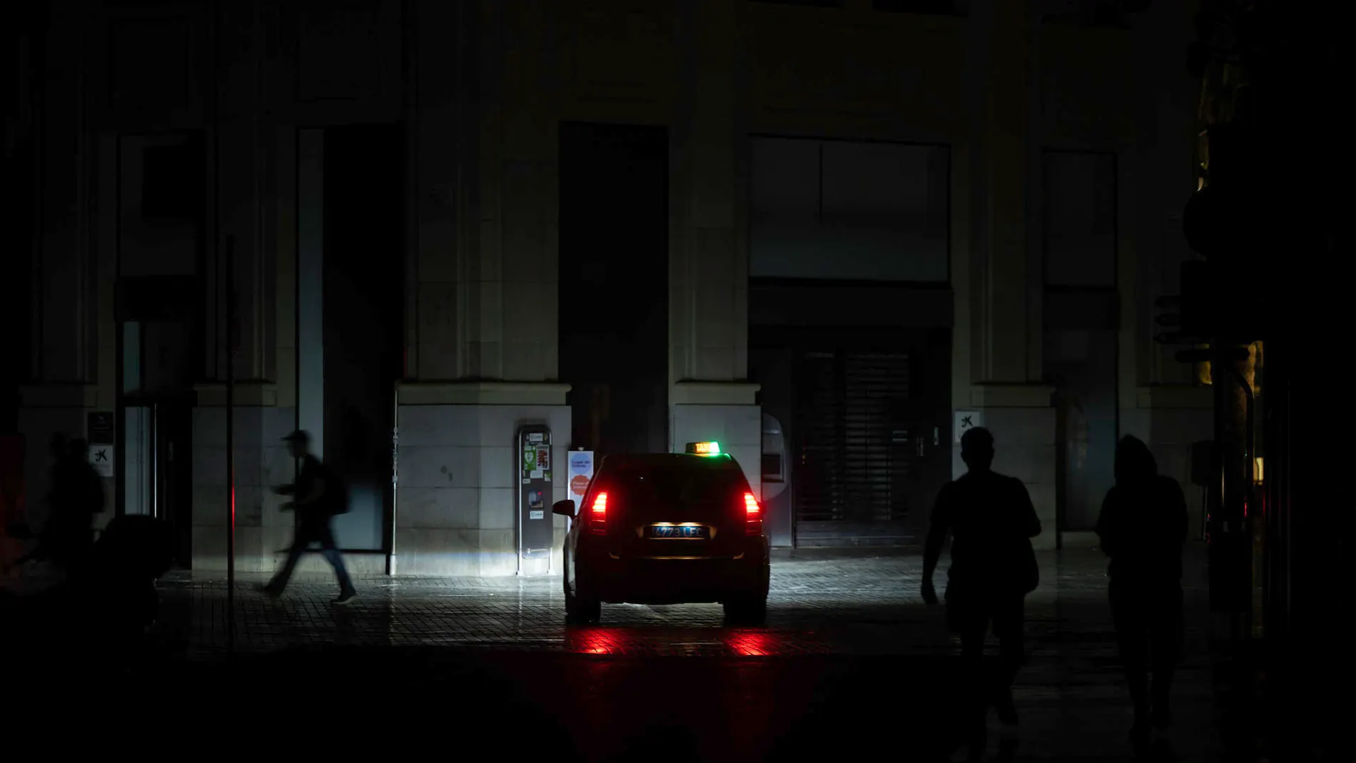 Andalucía, la región más poblada de España, vivió una jornada en la que las ochos provincias quedaron a oscuras hasta la madrugada del martes