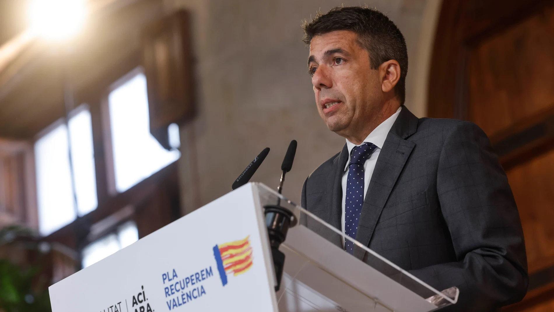 El presidente de la Generalitat valenciana, Carlos Mazón, comparece para actualizar la información en lo referente a la Comunitat con motivo del corte de suministro eléctrico, a 29 de abril de 2025, en Valencia (España). La Comunitat Valenciana recupera la normalidad la mañana del martes después del apagón eléctrico que sufrió España ayer a las 12.30 horas y que también afectó a Portugal y parte de Francia. 29 ABRIL 2025 Rober Solsona / Europa Press 29/04/2025