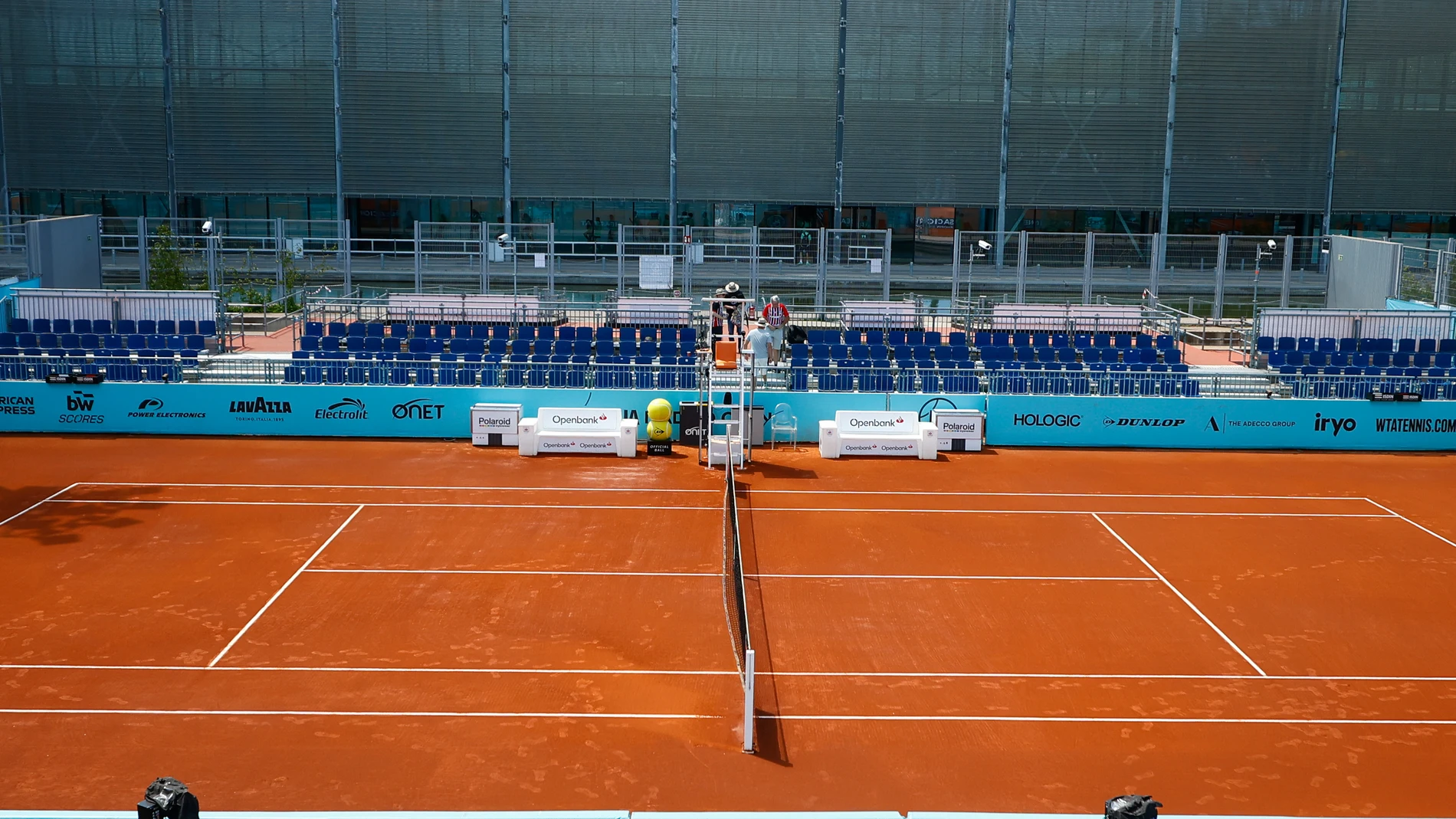 Tennis matches cancelled due to the nationwide power-cut that has hit Spain on Monday 28 April during the Mutua Madrid Open 2025, ATP Masters 1000 and WTA 1000, tennis tournament celebrated at Caja Magica on April 28, 2025 in Madrid, Spain. AFP7 28/04/2025 ONLY FOR USE IN SPAIN