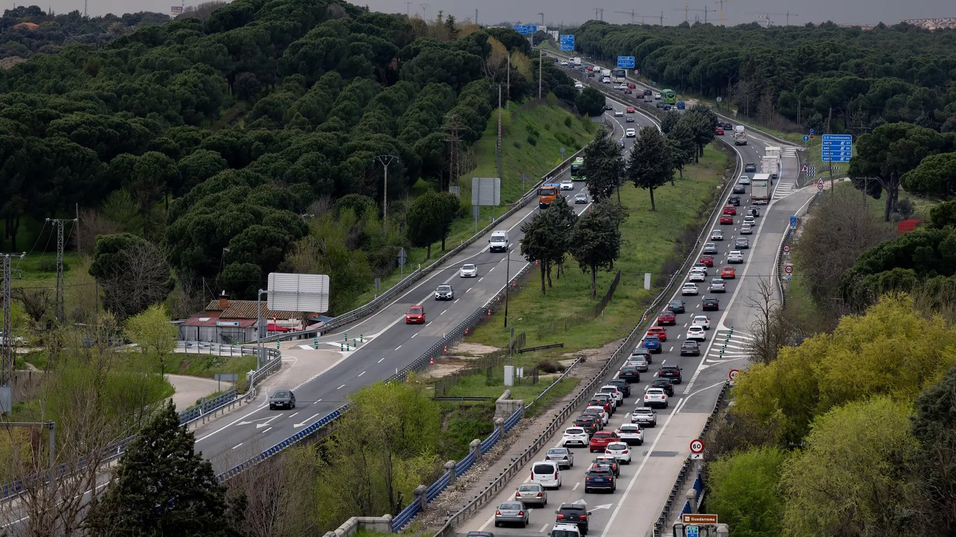 La DGT prevé casi 7,54 millones de desplazamientos por carretera en la durante el puente de mayo