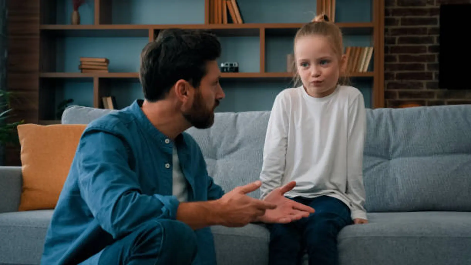¿Qué es la “crianza cáscara de huevo”? El estilo de crianza de moda que amenaza con ser tóxico para los niños