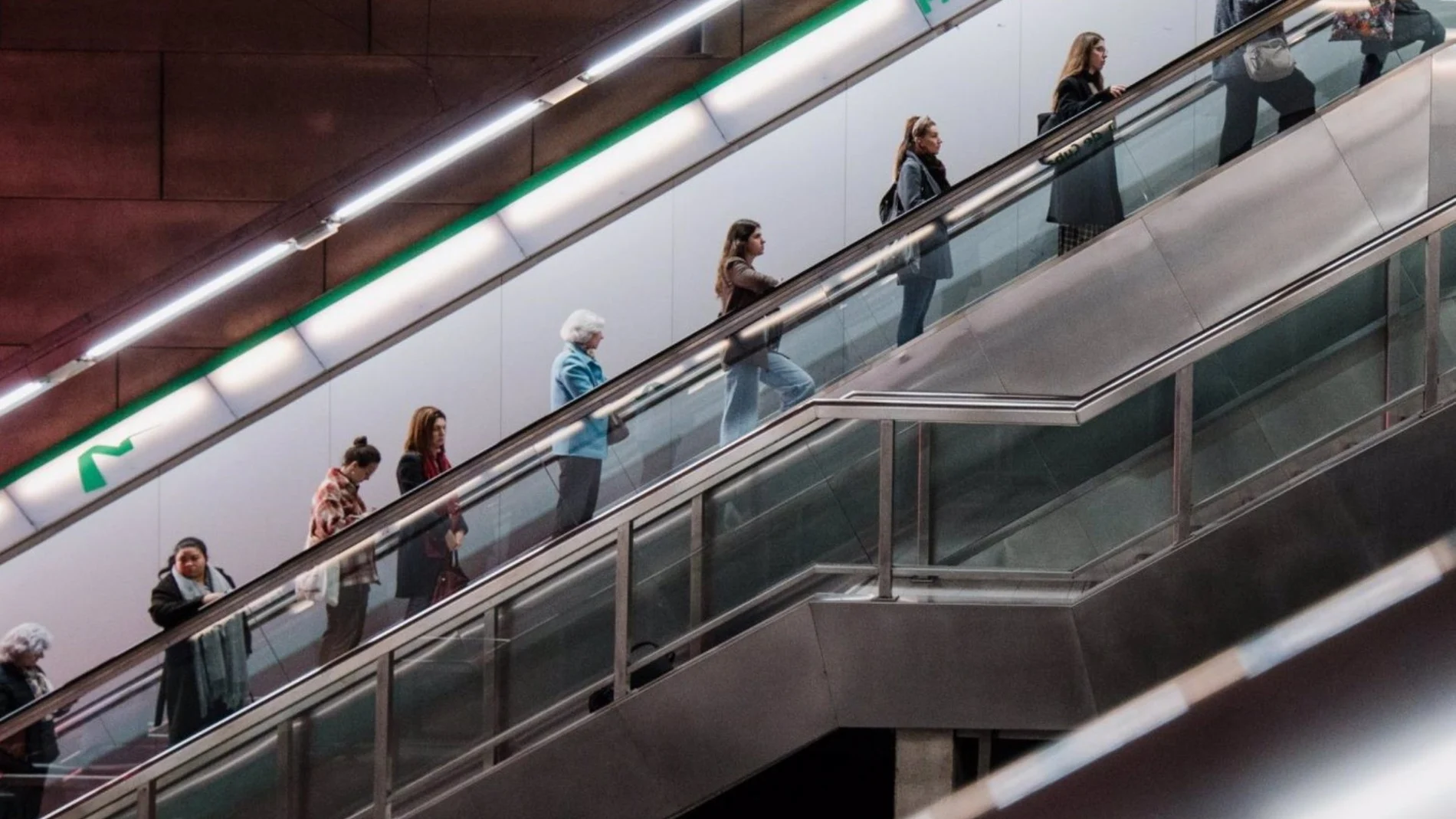 Economía/Apagón.- El metro de Sevilla reanuda su funcionamiento tras su suspensión por el apagón eléctrico