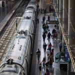 Día después de los cortes de luz y electricidad generalizada en toda España. Afectados en la estación de Atoch