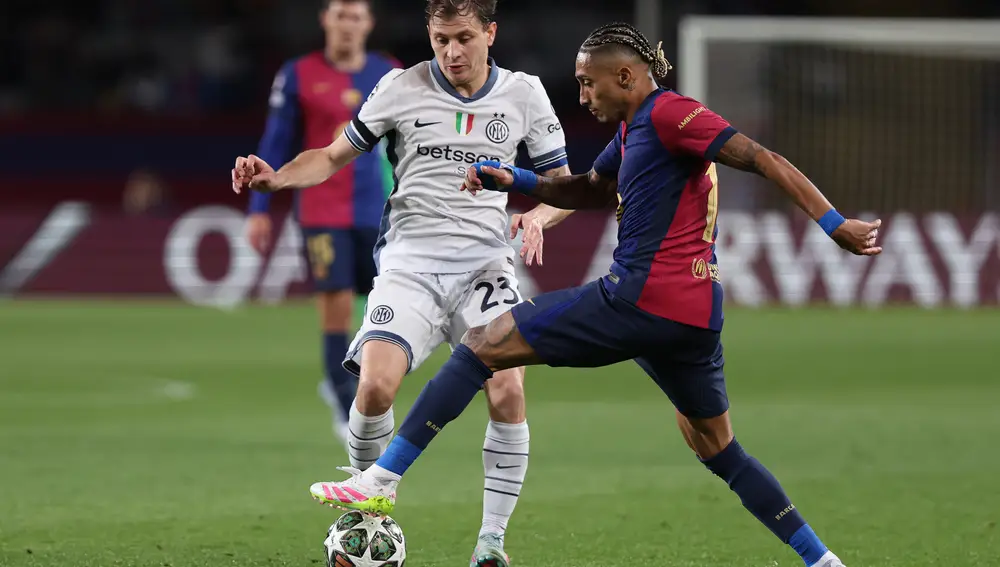 FC Barcelona v FC Internazionale Milano - UEFA Champions League 2024/25 Semi-Final First Leg