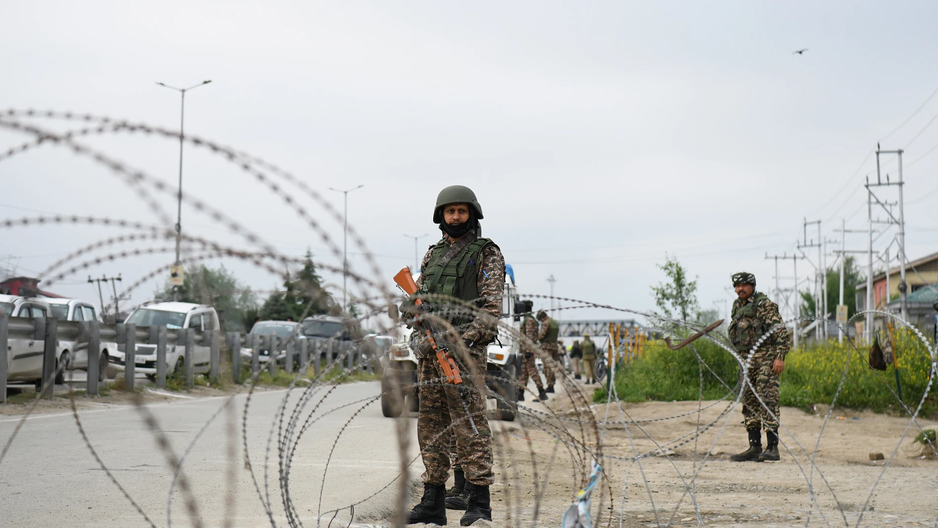 May 4, 2025, Srinagar, Jammu And Kashmir, India: Indian paramilitary soldier stands guard on National highway in Srinagar, Jammu and Kashmir, on May 4, 2025. India bans the import of goods coming from or transiting via Pakistan and bars Pakistani ships as tensions rise between the nuclear-armed neighbors following a deadly attack on tourists in the Kashmir Valley that kills 26 tourists. Indian Prime Minister Narendra Modi gives the military ''complete operational freedom'' to respond after th...