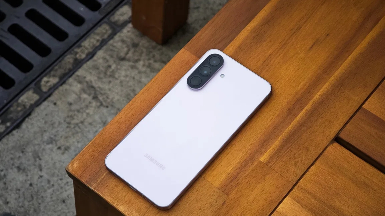 Los Samsung Galaxy A también se actualizan a One UI 8 con Android 16: el Galaxy A56 5G es el primero en recibirla
