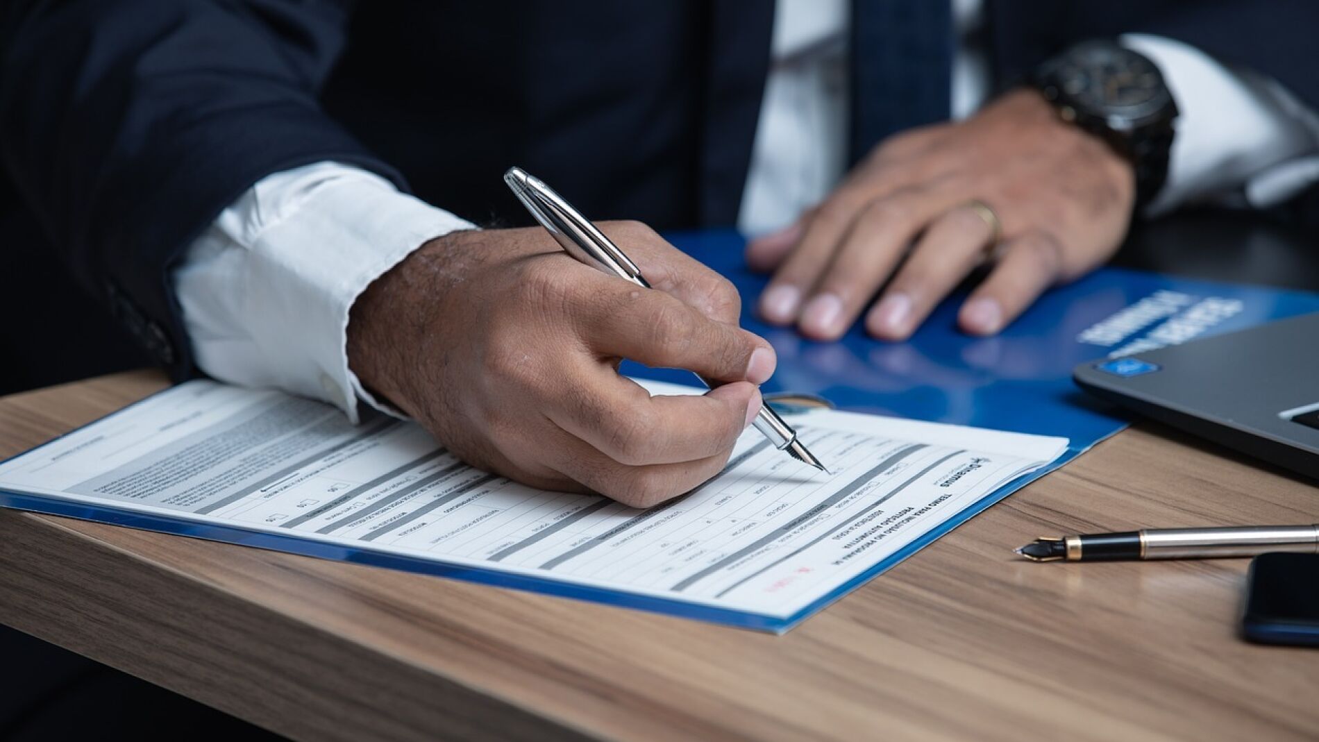 ¿Puedes solicitar una excedencia voluntaria si llevas trabajando seis meses en la empresa? Esto es lo que dice el Estatuto