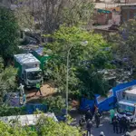 El Ayuntamiento de Barcelona desaloja el asentamiento del barrio de Vallcarca