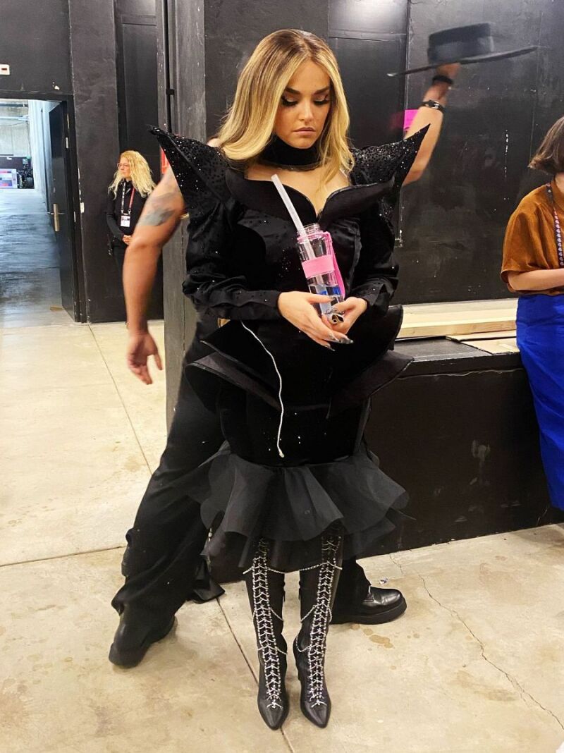 El look de Melody antes de lucir el body.