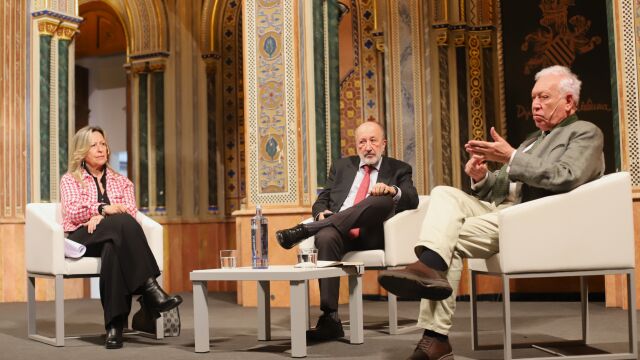 Los exministros Trinidad Jiménez y José Manuel García-Margallo, en Valencia