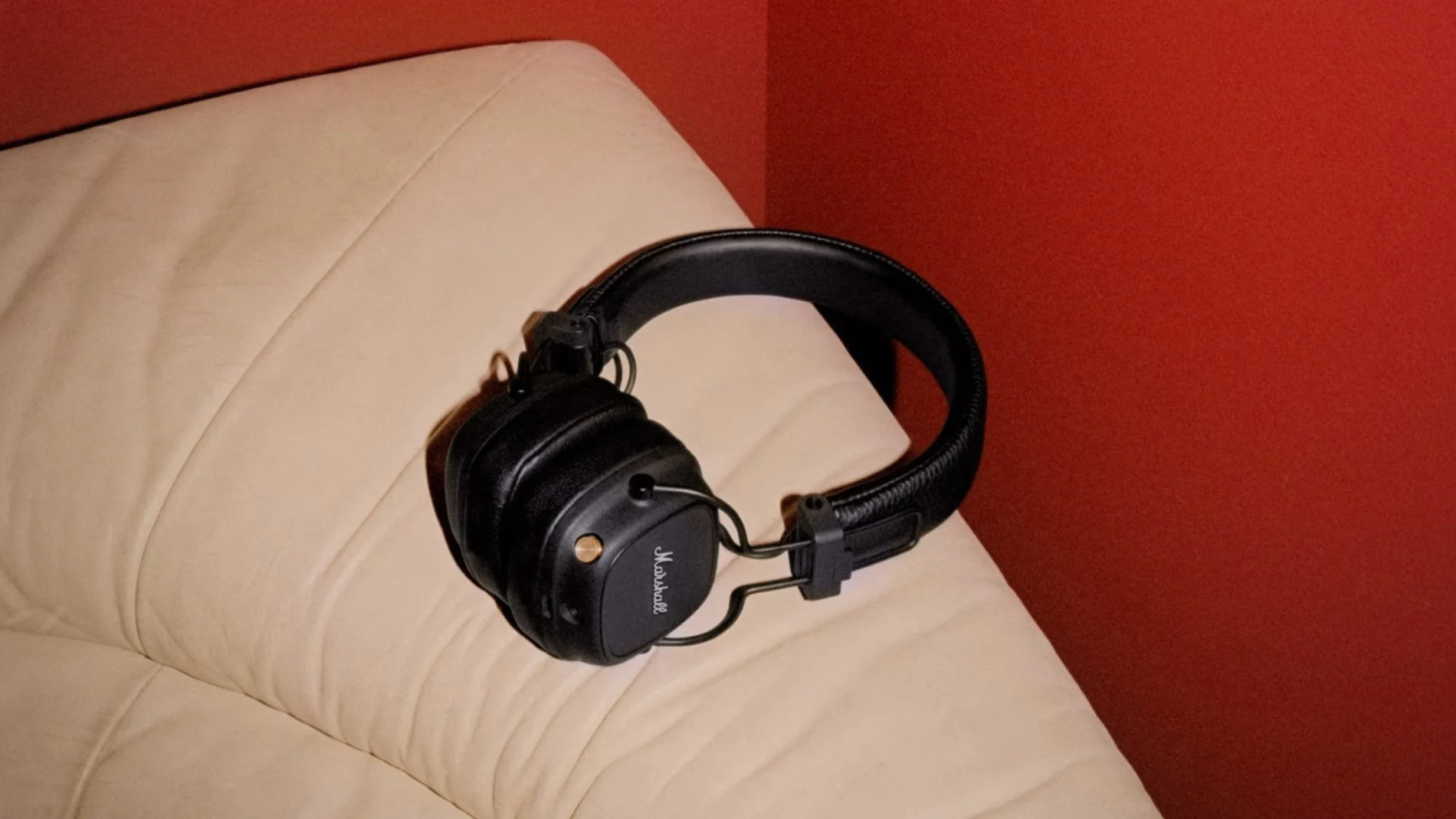 Los auriculares Mashall Major IV son ligeros y plegables