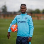 Cissé: Si la gente me ve como alguien humilde, estoy contento