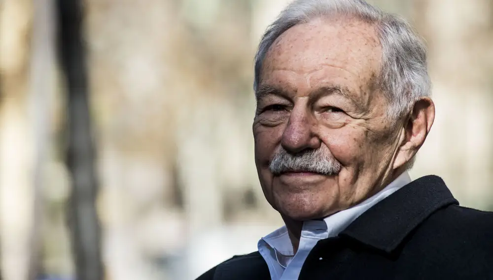 El escritor Eduardo Mendoza
