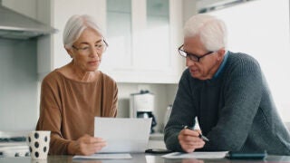 Casi cuatro de cada 10 españoles será pobre solo con su pensión al no ...