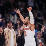 Jalen Brunson celebra un triple durante el sexto y definitivo partido entre Knicks y Celtics