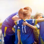 La práctica de deporte mejora no solo el desarrollo físico de los menores, sino también sus habilidades sociales y emocionales