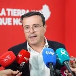 Miguel Ángel Gallardo recogió este miércoles su credencial como diputado en la Asamblea de Extremadura y ya es aforado