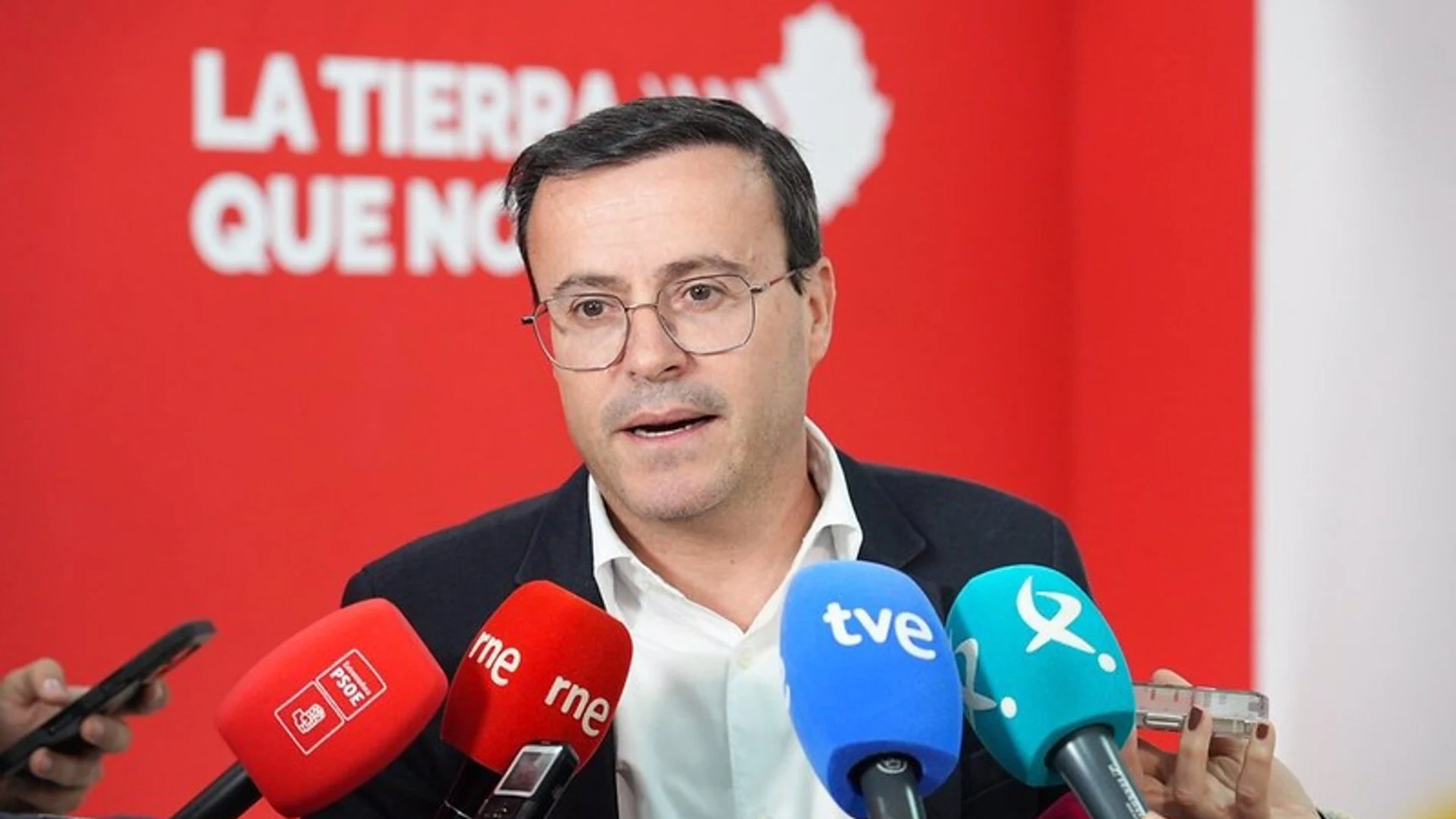 Miguel Ángel Gallardo recogió este miércoles su credencial como diputado en la Asamblea de Extremadura y ya es aforado