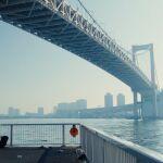 El puente Rainbow, en Tokio, la ciudad donde se desarrolla la serie
