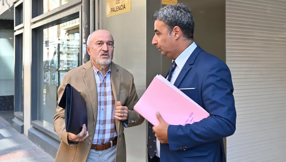 El juzgado decidirá si la Cruz de los Caídos de Dueñas (Palencia) se debe retirar
