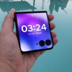 Si buscabas un móvil diferente sin renunciar a la potencia, este modelo de Motorola lo tiene claro