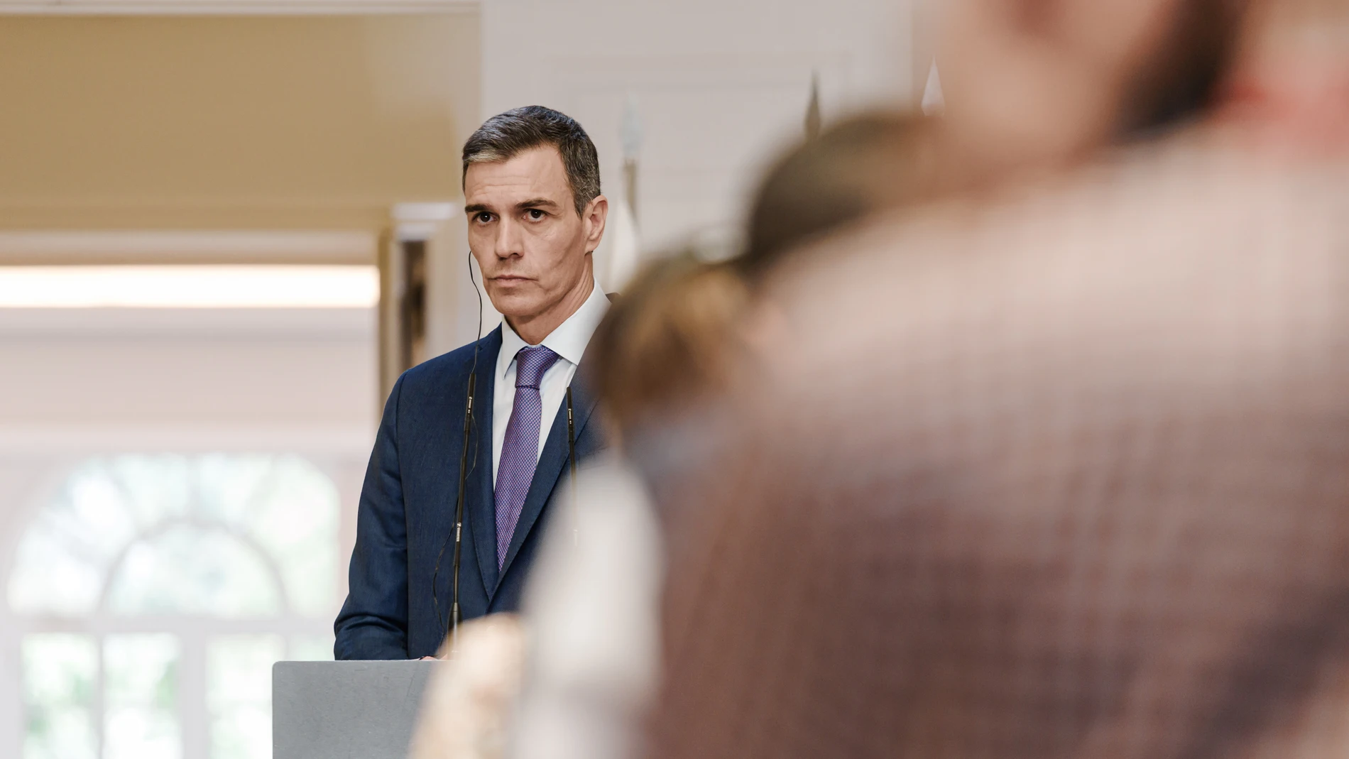 El presidente del Gobierno, Pedro Sánchez, ofrece una rueda de prensa tras un encuentro con el primer ministro de la República de Eslovenia, Robert Golob, en el Palacio de la Moncloa, a 29 de mayo, en Madrid (España). Esta reunión ratifica su alianza en favor de un alto el fuego en Gaza y facilitar la entrada de ayuda humanitaria en la Franja. Ambos líderes buscan avanzar en la solución de los dos Estados, Israel y Palestina, como única vía para la paz en Oriente Medio. Esta reunión coincide ...