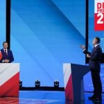 Debate electoral entre el candidato liberal y alcalde de Varsovia, Rafal Trzaskowski (izda.), y el historiador ultraconservador Karol Nawrocki
