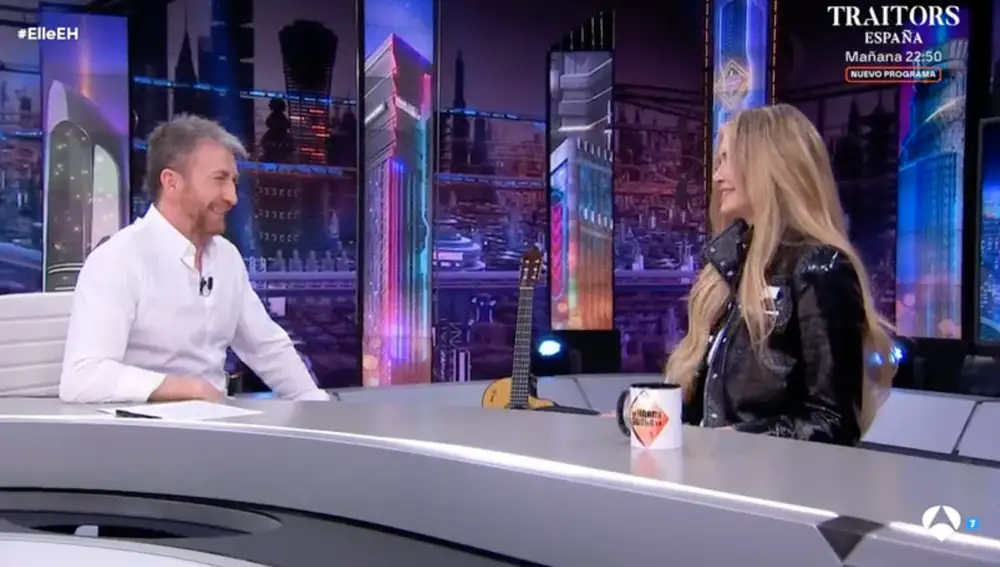 Captura de Elle Macpherson y Pablo Motos en 'El Hormiguero'