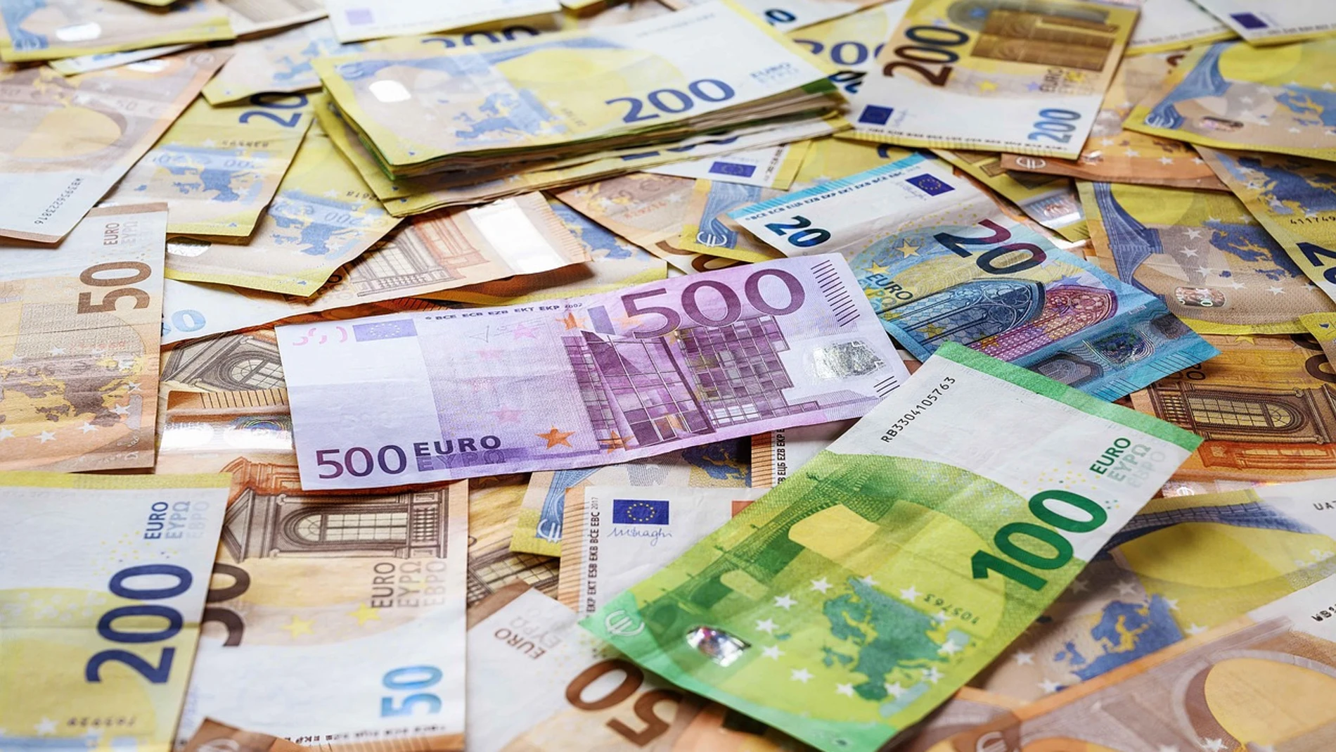 Imagen de archivo de billetes de euro