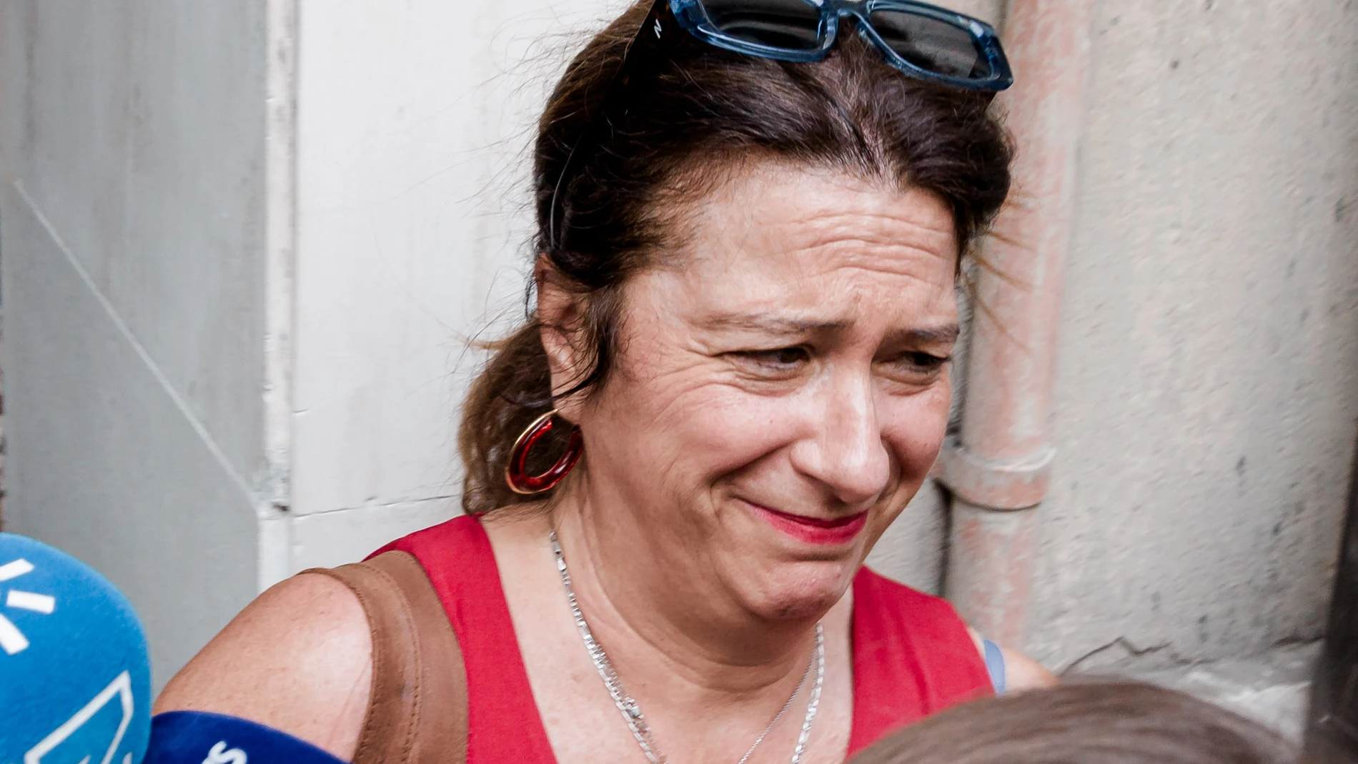 La exconcejal socialista Leire Díez a su salida de la sede del PSOE en Ferraz, a 3 de junio de 2025, en Madrid (España). Leire Díez ha llegado este martes a la sede nacional del PSOE en la calle Ferraz para dar explicaciones tras el expediente informativo que le abrió la semana pasada la dirección del partido. Díez ha llegado en un vehículo pero ha entrado a pie por la puerta principal sin hacer declaraciones. La Secretaría de Organización de Santos Cerdán decidió iniciar el expediente --que ...